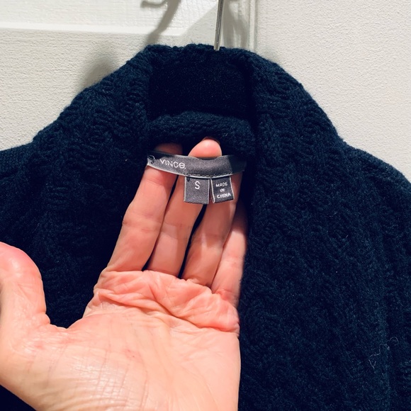 ❤️ VINCE Coat Style Sweater in Navy w/ Novelty Knit! - Picture 2 of 5